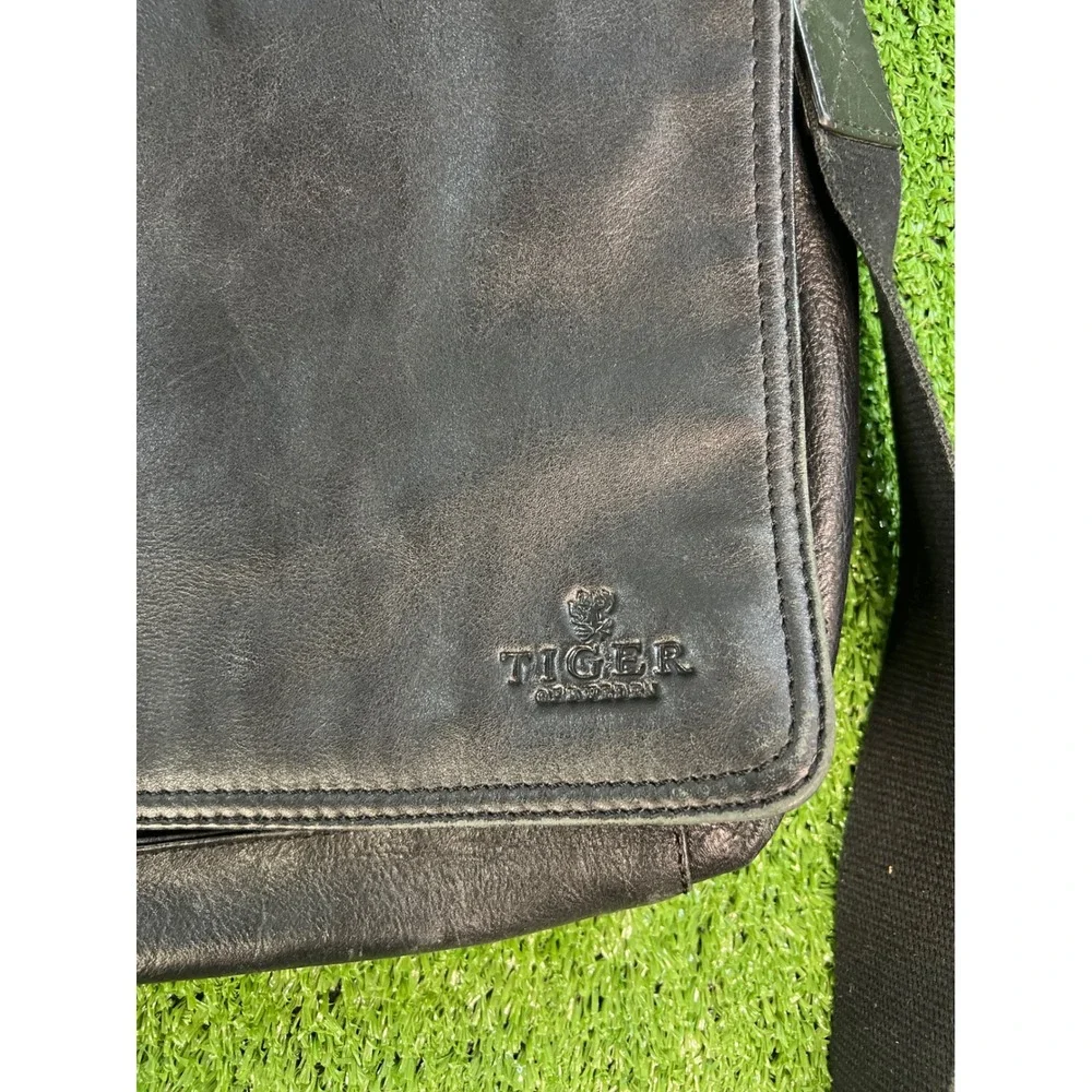 Tiger of Sweden stylish black